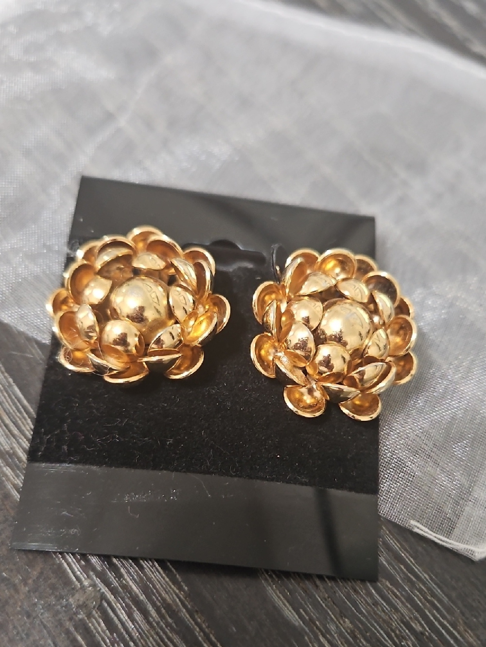 Vintage Napier Chrysanthemum Clip Earrings